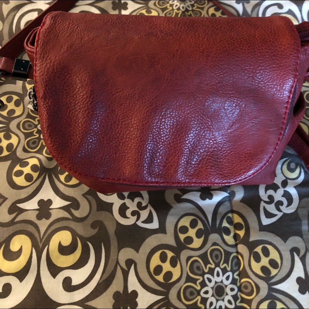 Burgundy small cross shoulder handbag